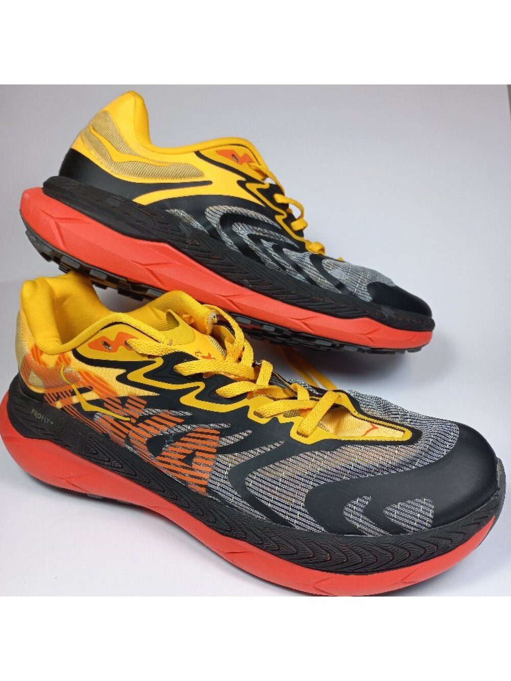 Hoka one one mens size 10d Tecton X2 NEW Hokas shoes with Factory flaws SEE PICS